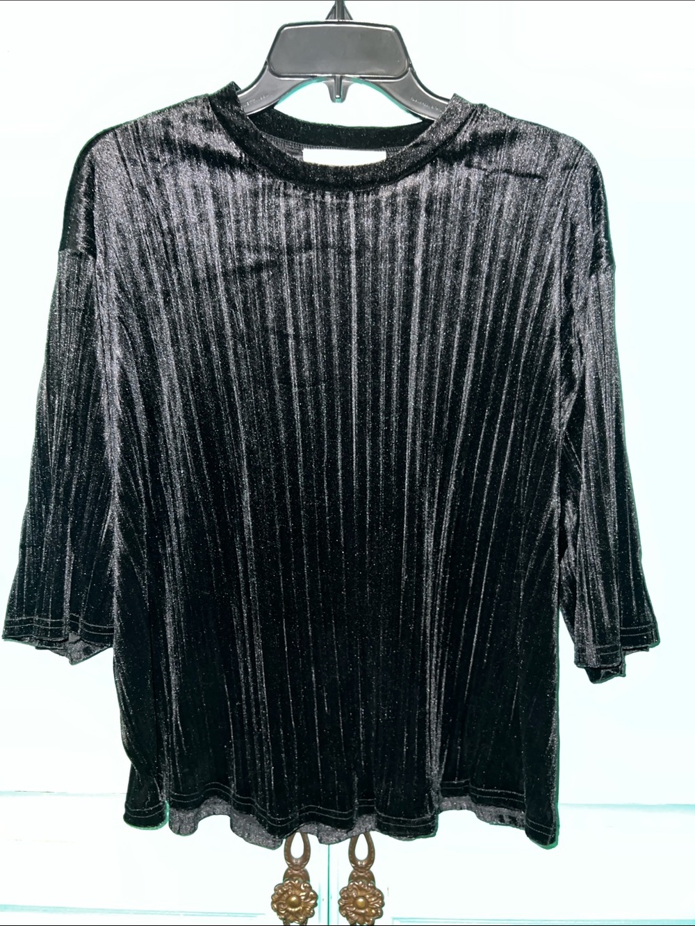 Vine & Love Black Velvet Pleated Long Sleeve Top